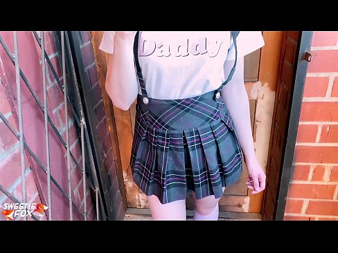 ❤️ Schoolgirl Sucks a dick gu domhainn agus fucks an àite clasaichean. ️❌  Porno  aig gd.28films.ru ﹏