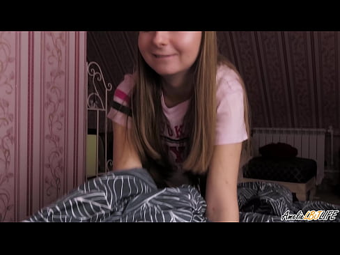 ❤️ Bidh Blondie a’ tarraing a BFF gu domhainn agus a’ faighinn cum na beul ️❌  Porno  aig gd.28films.ru ﹏