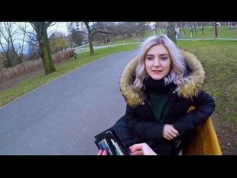 ❤️ Swallows hot cum coigreach airson airgead - blowjob anns a 'phàirc le Eva Elfie ️❌  Porno  aig gd.28films.ru ﹏